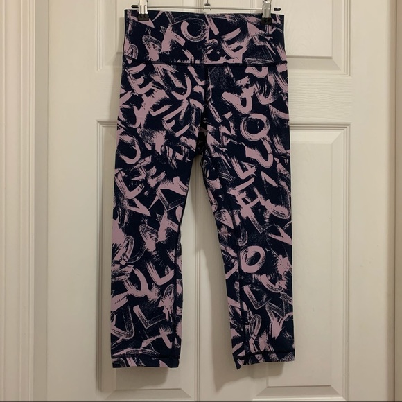 SOLD Wunder Under Crop 21” Size 8 - Picture 6 of 7